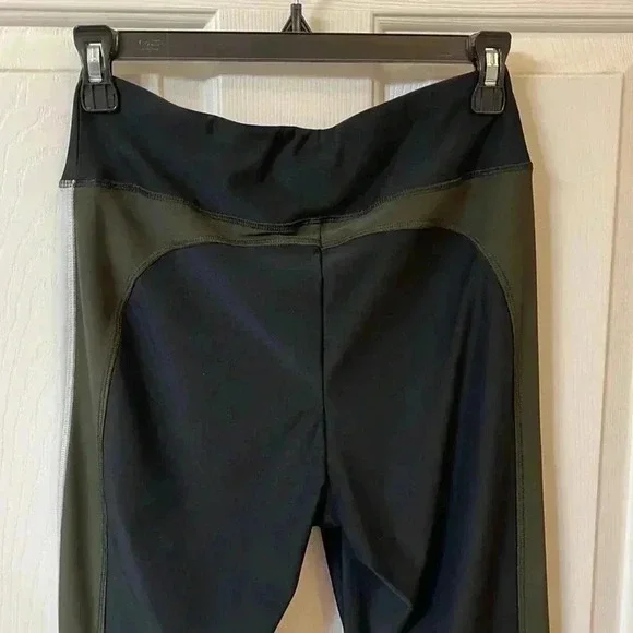 SZ Large Bebe Sport Workout/Casual Wear stretch pants Like New - Picture 4 of 5